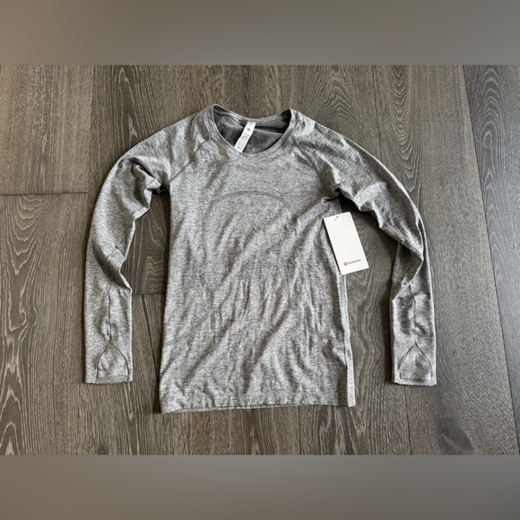 lululemon athletica Tops - Lululemon Swiftly Tech Long Sleeve 2.0 in Slate / White Size 6